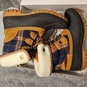 Plaid Winter Boots with Faux Fur Lining W10